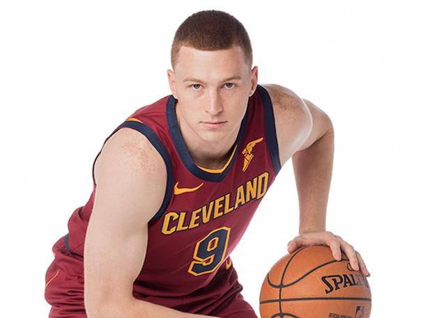 北京时间1月14日,骑士队官方宣布,2019年第26号新秀迪伦-温德勒由于