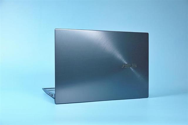 7999元就能买到的双屏本华硕灵耀x2duo评测独一无二的交互式体验