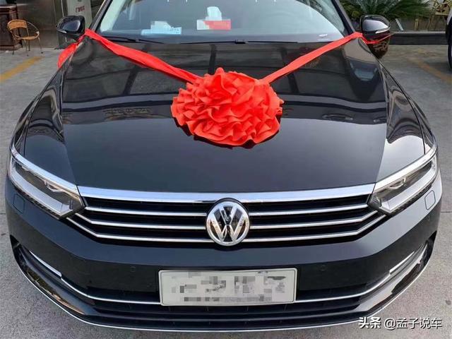 22万喜提大众迈腾用车2000公里后车主沉稳大气的外观很喜欢