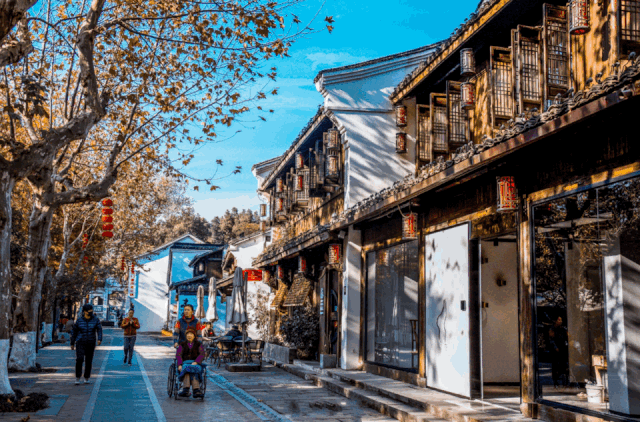 比惶恐不是因为催婚催生后台催更(后半句我臆想的)而是杭州成了座空城