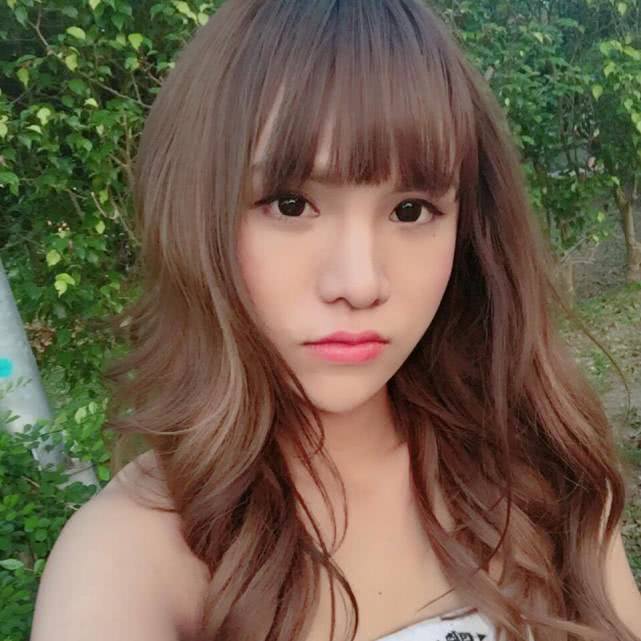 台湾最美网红人妖被骂变性是为了骗男人,晒与网友撕x聊天记录!