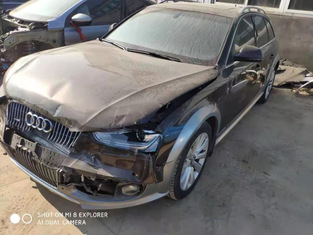 奥迪a41月18日15:30开始拍卖登记时间:2012/10/18车牌:鲁b保证金:5000