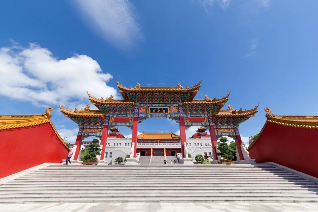 陪爸妈过年67去兜率天过个祈福年