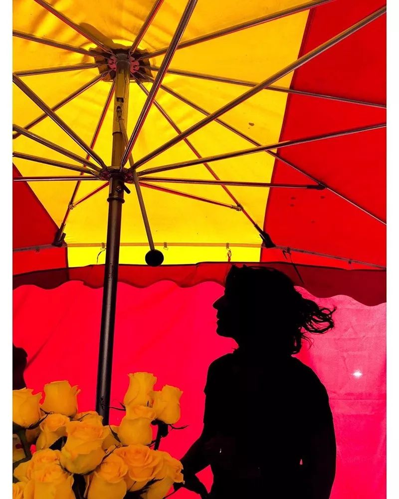 色彩与光影的交织