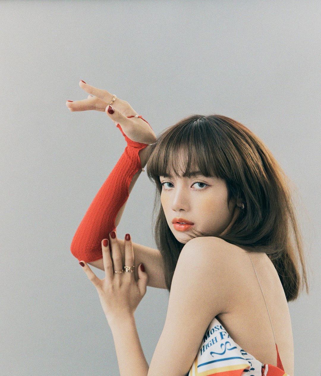 原创可甜可酷的多变魅力blackpinklisa登中国版nylon封面