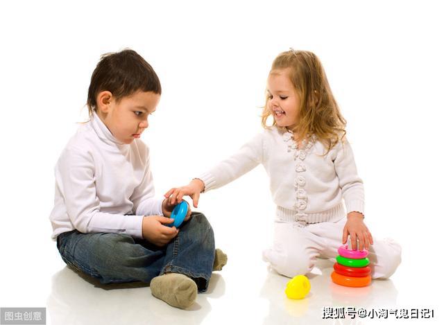 孩子不愿意分享玩具不是因为孩子小气,想要孩子学会分享这样做_小朋友