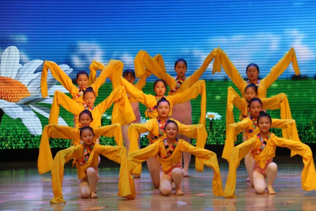 舞蹈:《草原欢歌》舞蹈:《放飞梦想》舞蹈:《回家》舞蹈:《十一点半》