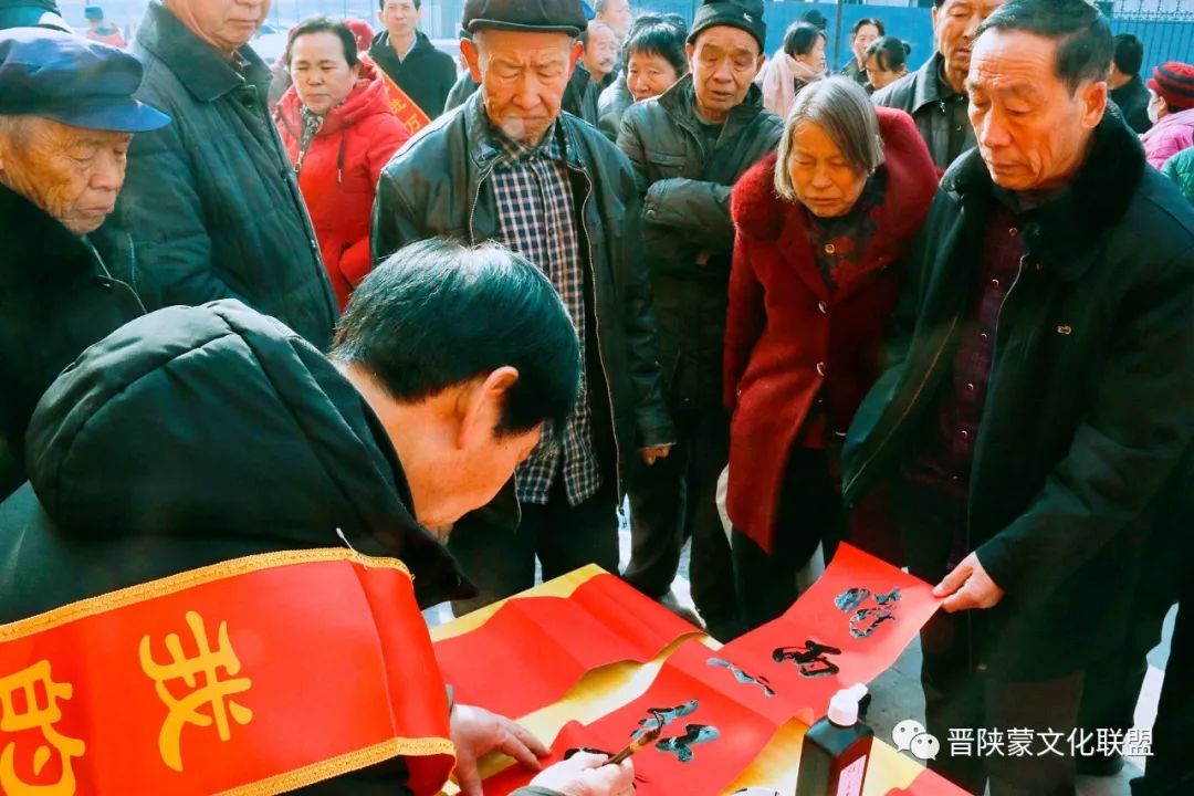 保德县文化馆开展迎新春送春联活动