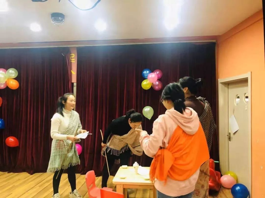 江湖恩仇录开心的同时,当然也少不了感谢我们的后勤工作人员,感谢你们