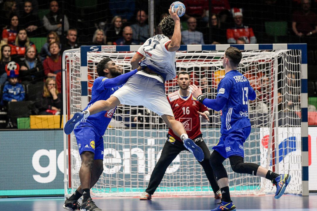 荣耀领先看台座椅亮相2020欧洲手球锦标赛挪威特隆赫姆赛场