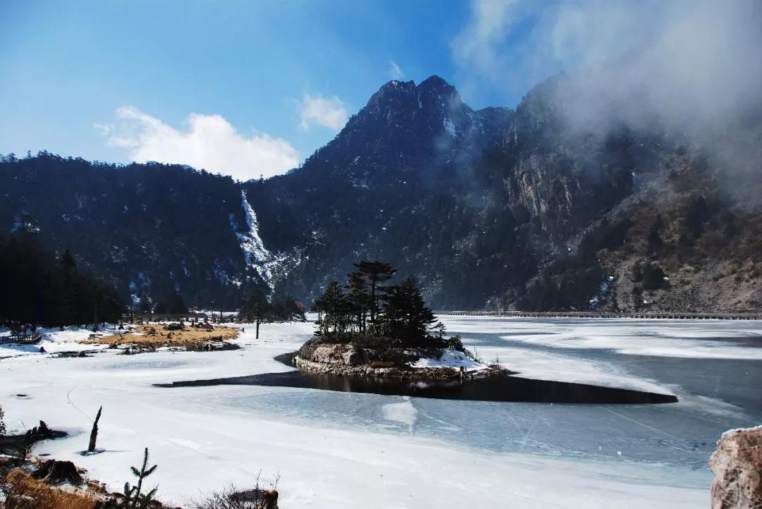 西昌七里坝雪景图片