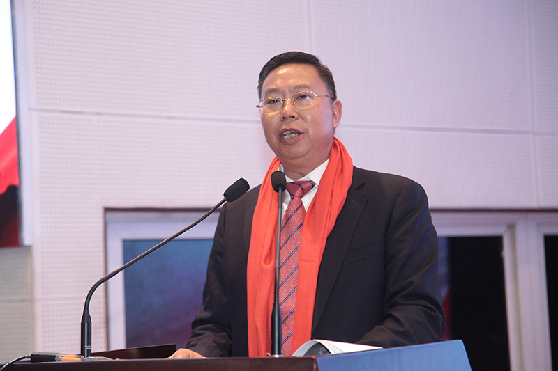 陈楠华用心血与责任为公益产业化打基础用智慧与勤勉为产业公益化探新