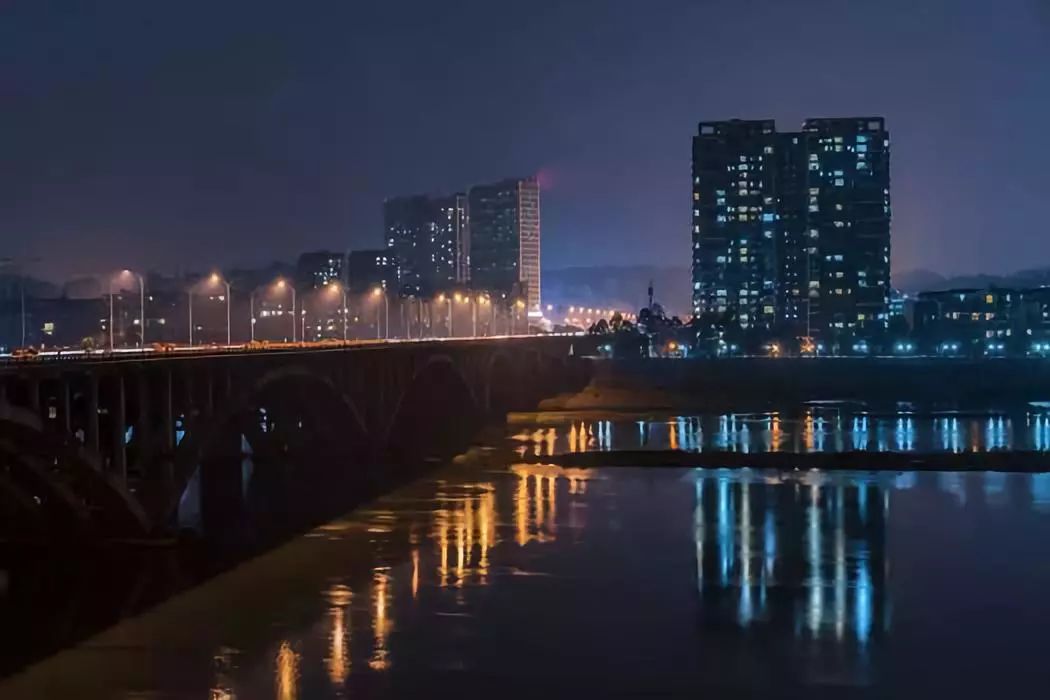 一个从不乱发朋友圈的某省干部突然发了此文堪称年度最佳