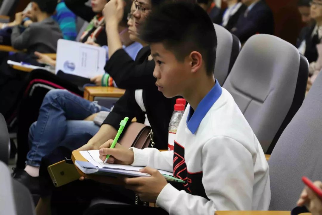 懂东莞懂中国懂世界的海德双语学校家长咨询会人气爆满