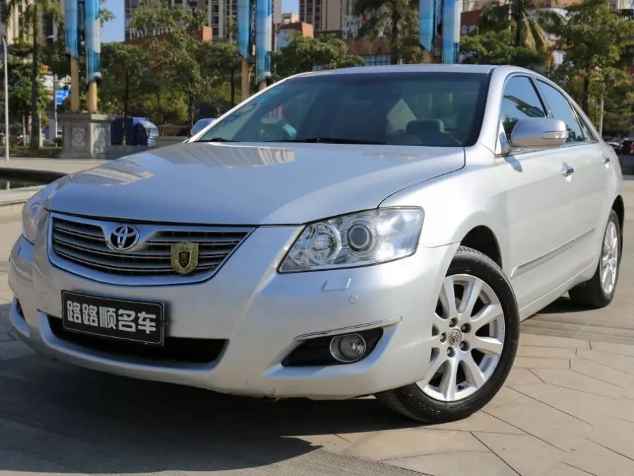 凯美瑞 240v 导航版!便民精选车源不将就!