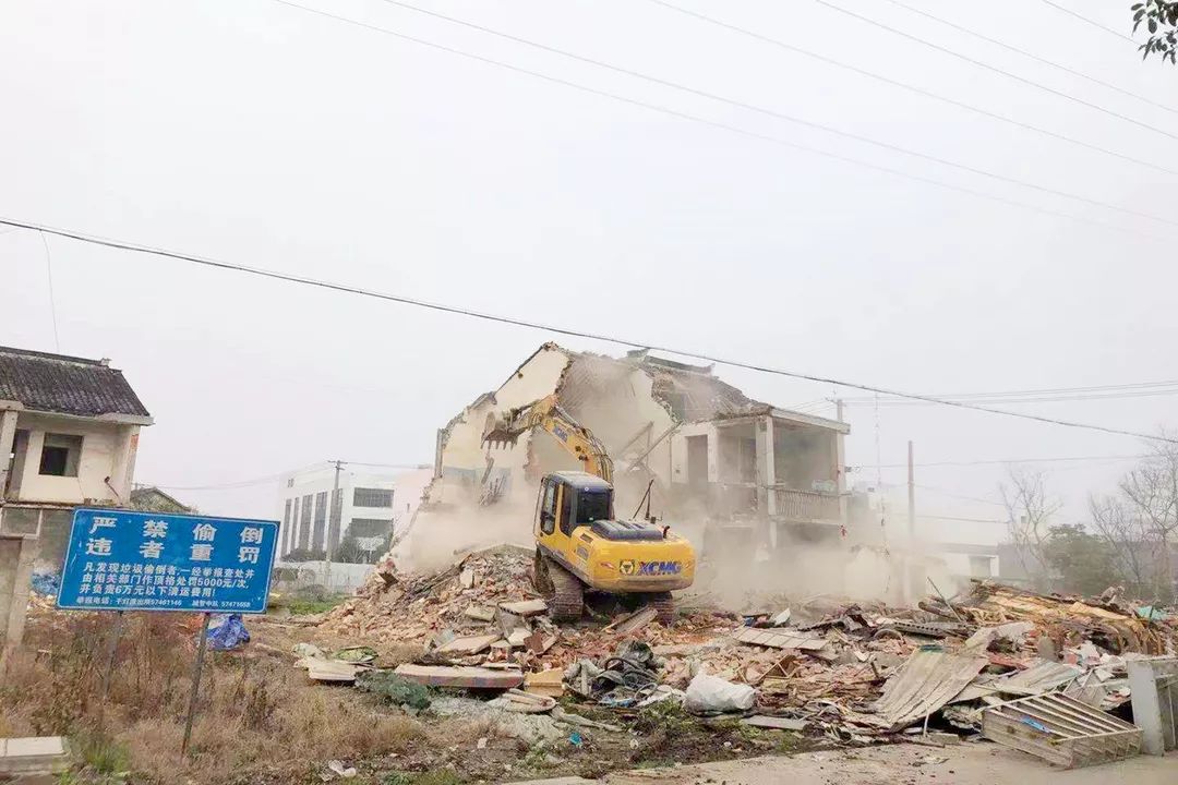 为提升南湾撤村区域环境,加快推进已签未拆农房的拆除工作,近日,千灯