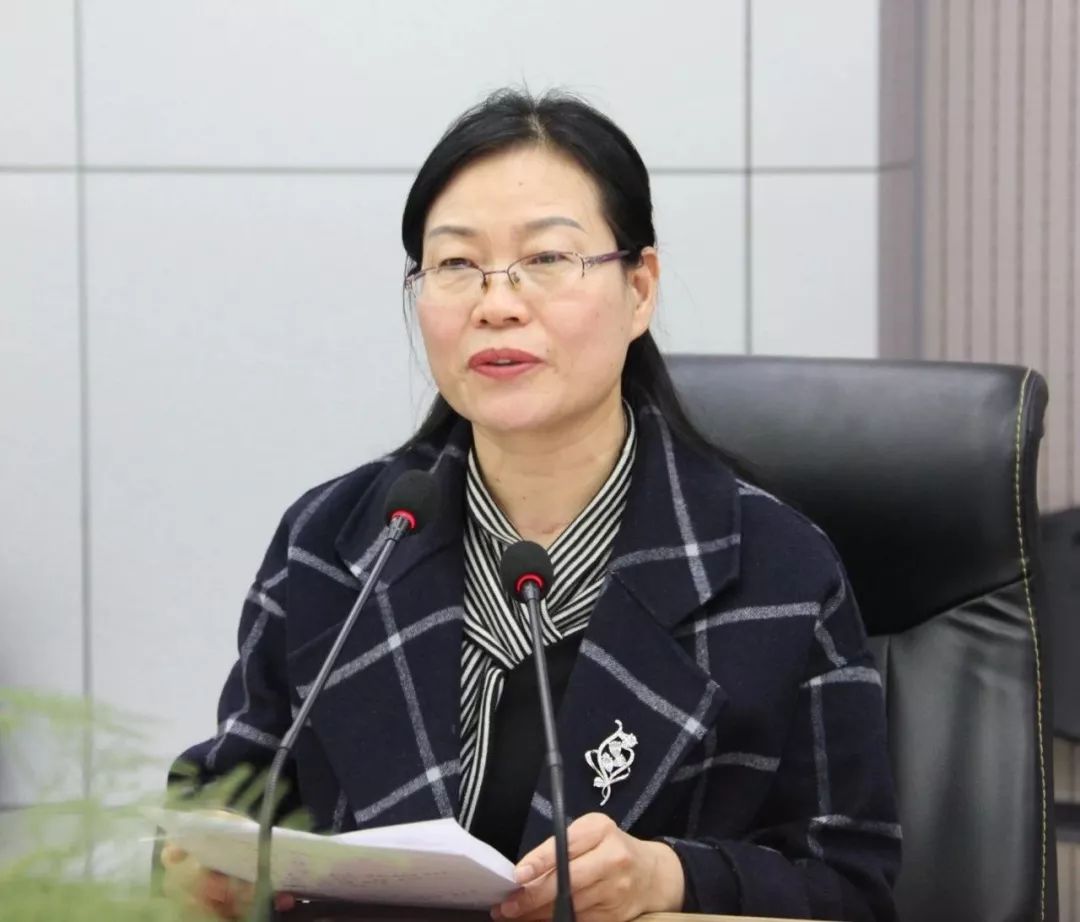 共读丰厚学养学术引领课堂马自玲名师工作室揭牌成立