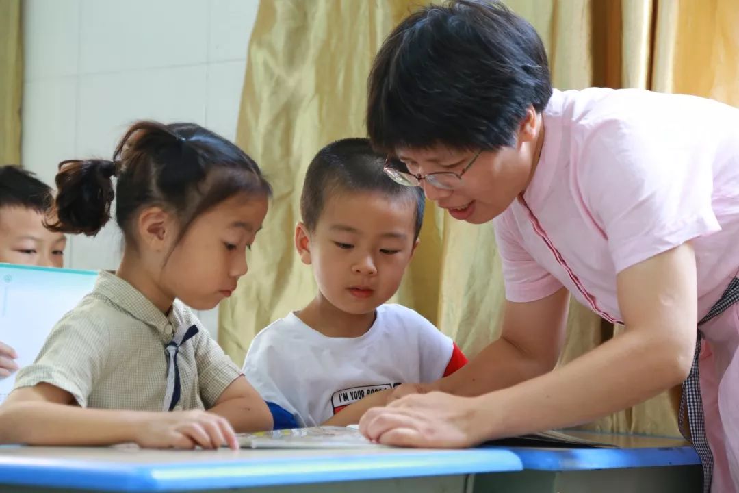 李伊雲老師樓金英老師胡媛媛老師劉月婷老師樓倩倩老師餘倩老師編輯