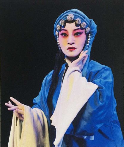 韩利霞四贤册双手抱新郎珠泪洒胸膛