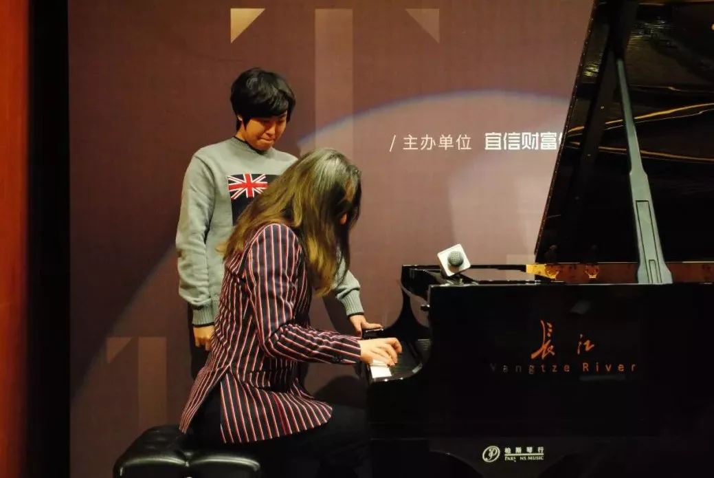 巴丹与罗宁老师也为学员们带来了他们自己的教学心得与指导,通过钢琴