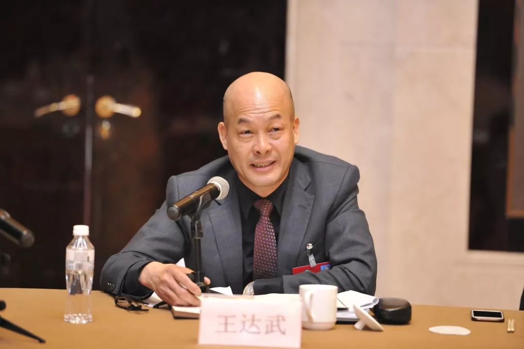 工商联界别委员和列席同志热议政府工作报告和浙江省民