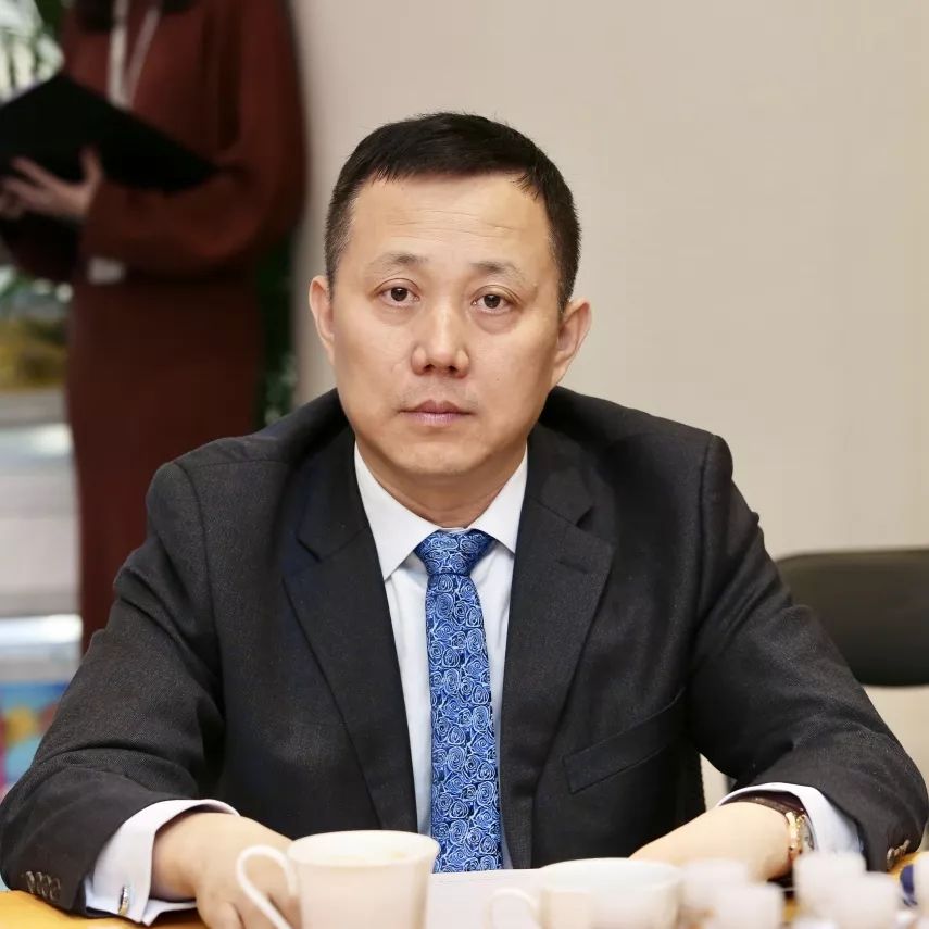 青岛办公室代表巩枭鹏刘鸿主任对新成员的加入表达了最真挚的欢迎并