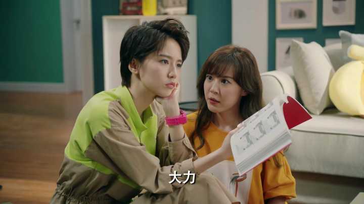 诸葛大力这位小姐姐为什么这么好看,爱情公寓新人设定似曾相识?_张伟