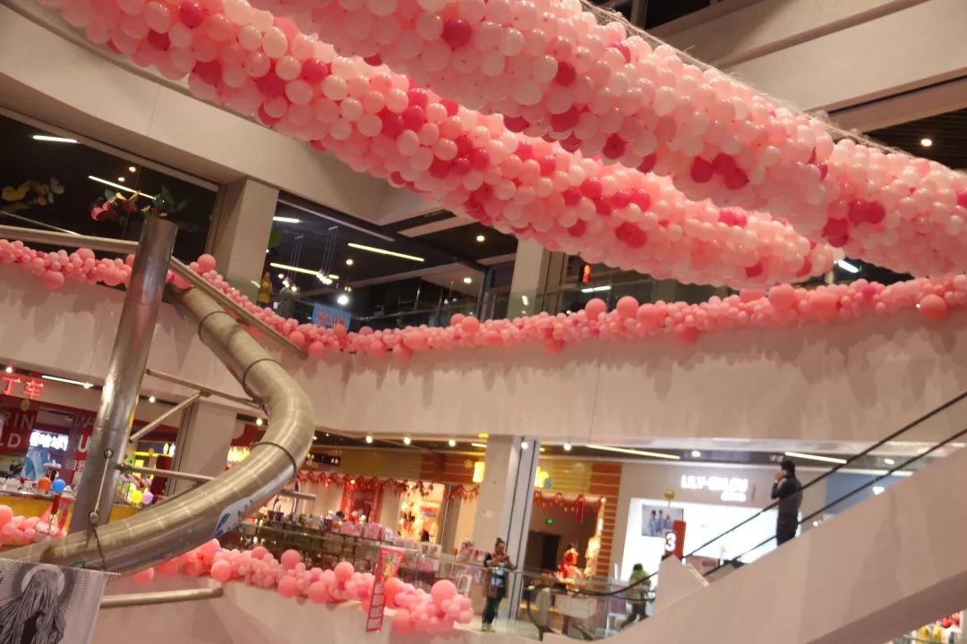 4周年庆特别篇欢乐橙享欢乐最甜蜜的蛋糕最浪漫的气球雨