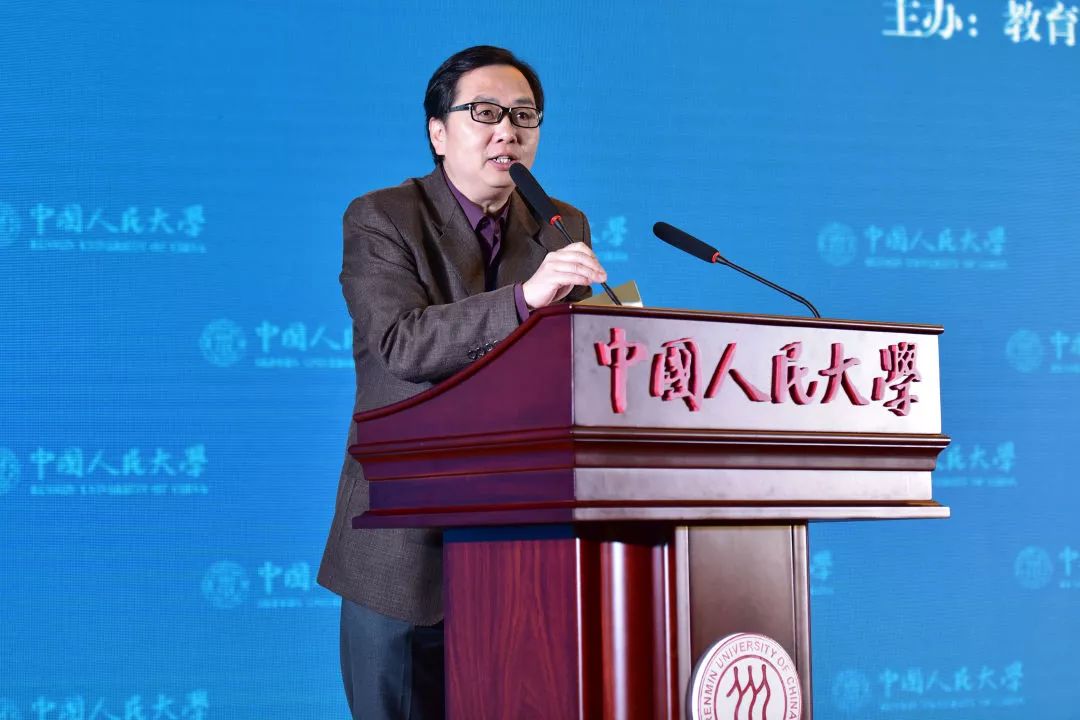 对话法语人 | 上外王文新教授:我的"高光时刻"在每一堂课上