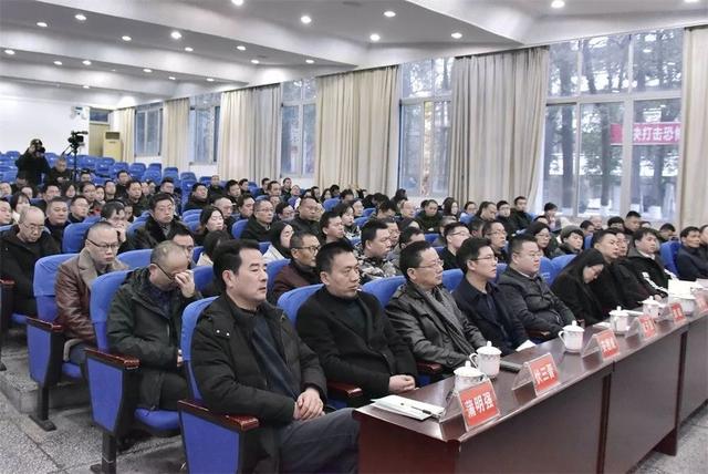 廖茂荣任阆中中学党委书记校长