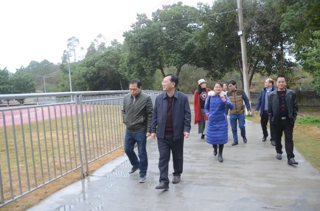 结对帮扶,助力城乡教育均衡发展——南宁外国语学校与周鹿中学开展