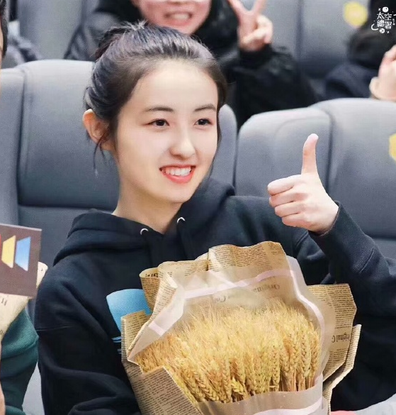 张子枫素颜艺考照被疯传未p生图中身高曝光过于真实