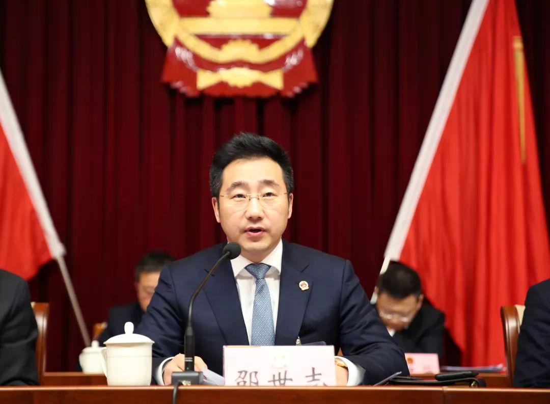 闻鸡起舞闻鼓而进2020凝心聚力苦干实干共同把美好的