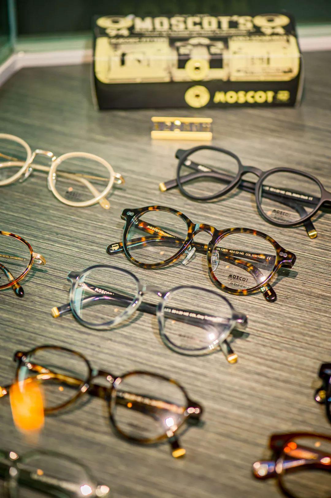 levis,evisu,santa monica,massada…多款镜架款式独一无二,出门绝对