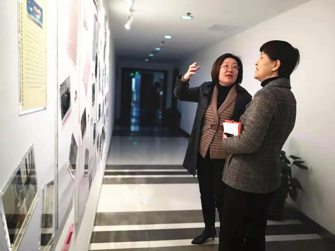 副区长魏静来妇联调研妇女儿童工作