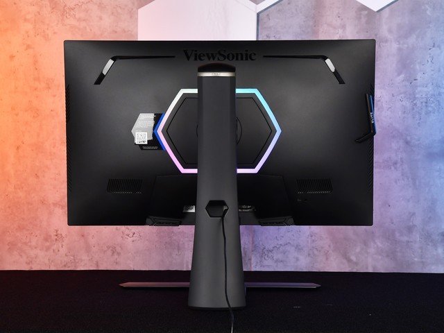 优派vx2780-2k-pro背面也和优派vx2480-hd-pro相似,除了尺寸方面之外