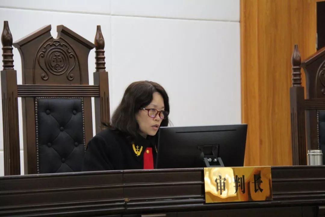 昭平一贪官贪120多万元在八步法院被提起公诉._贺州市