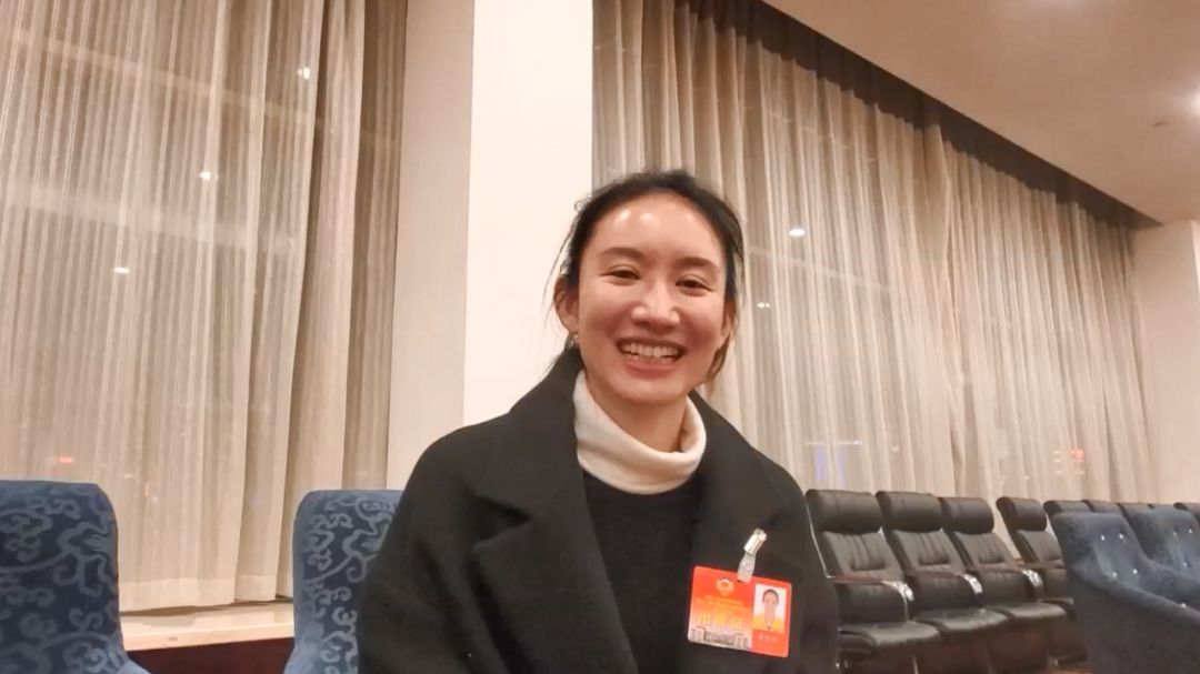 90后代表委员笑脸   马欢欢:90后也有自己的担当和责任