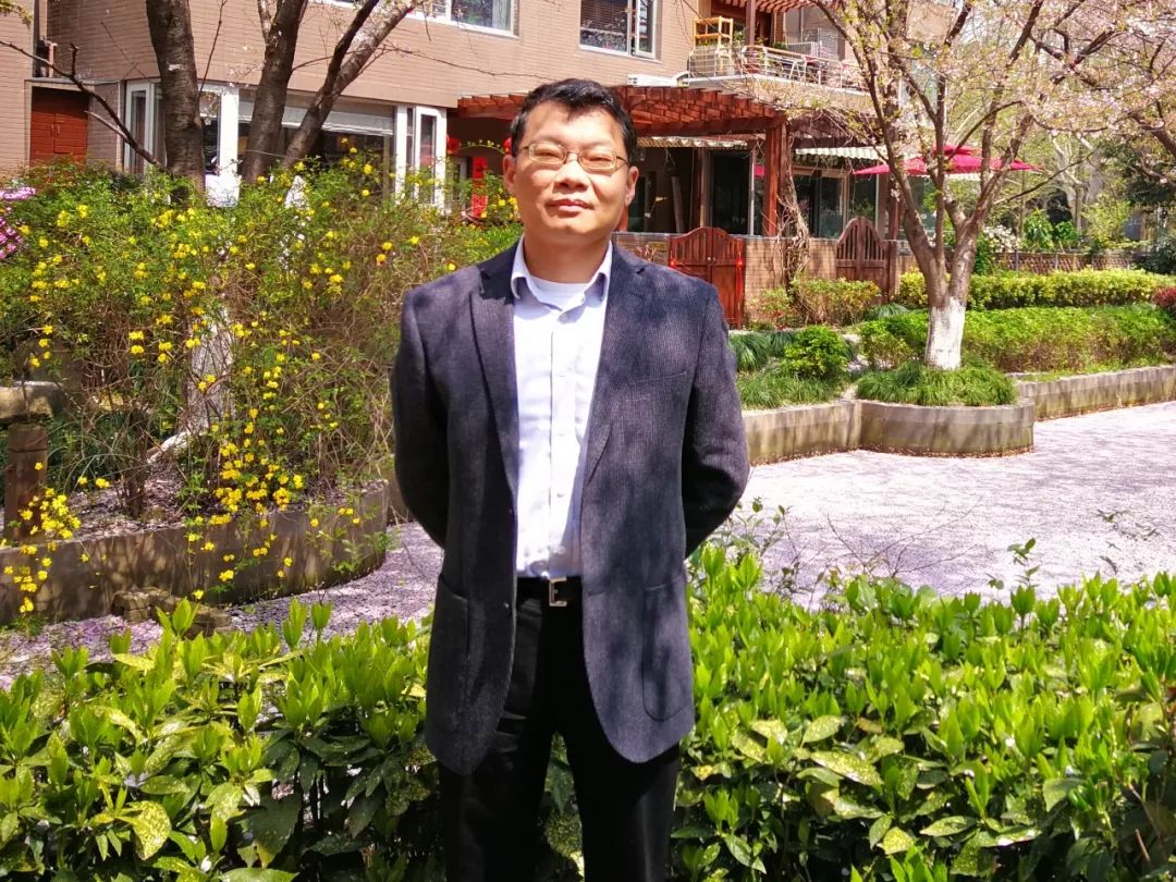 红色经典少年品读书系茅盾 任大星 振平 勤耕 卢大容 宋振苏 宋振西等