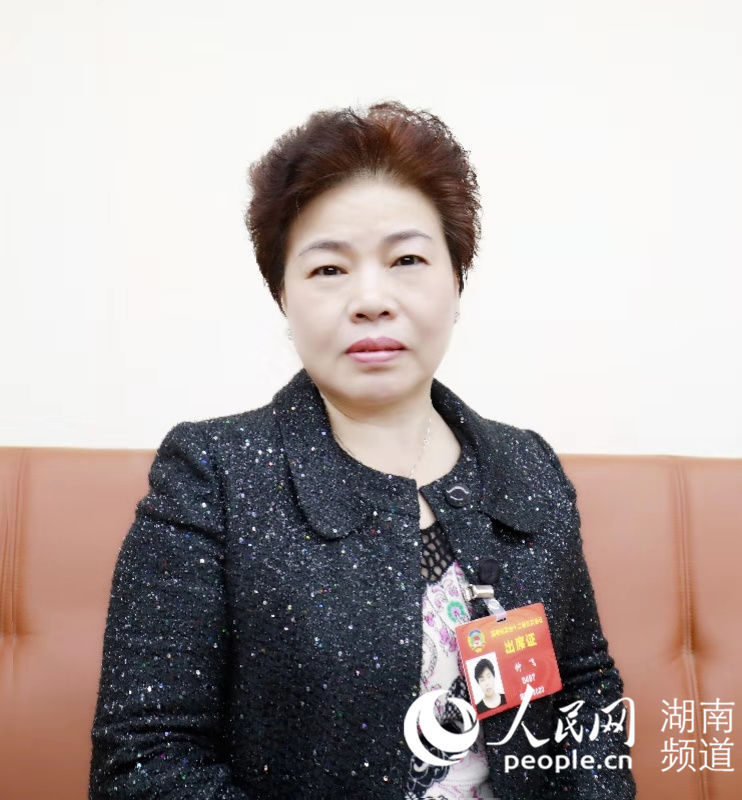湖南省政协委员,湖南华夏投资集团董事长钟飞.