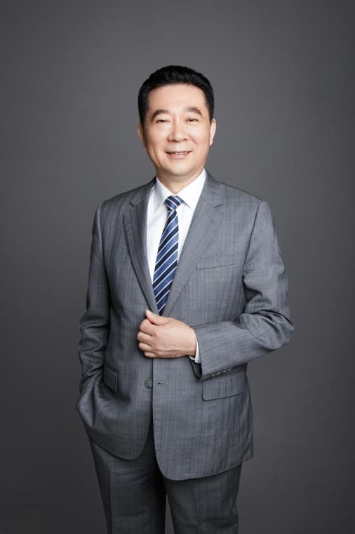 陈总说:"做企业,大家愿意跟你走,要对大家负责任