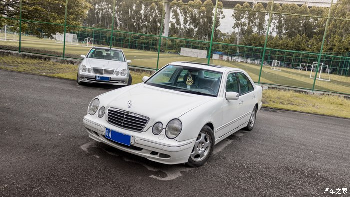 奔驰轿车家族的顶梁柱横评经典四眼e级w210w211