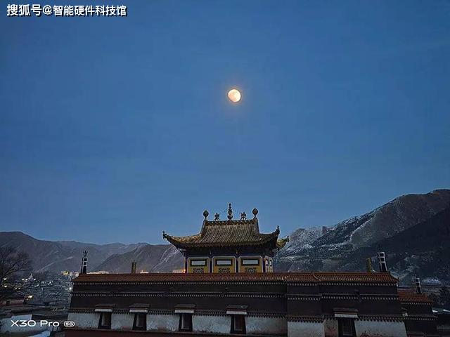 天上广寒宫,仙子在其中!人民网带你赏析手机月景图_月亮