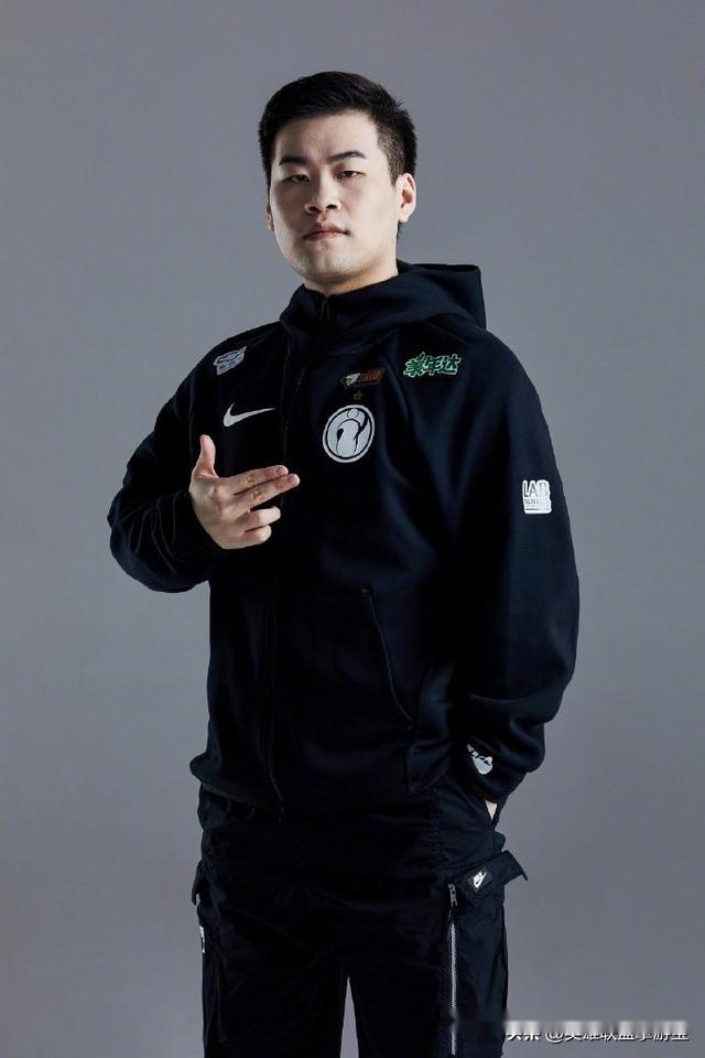 ig战队定妆照发布:三名新人正式上线_ning