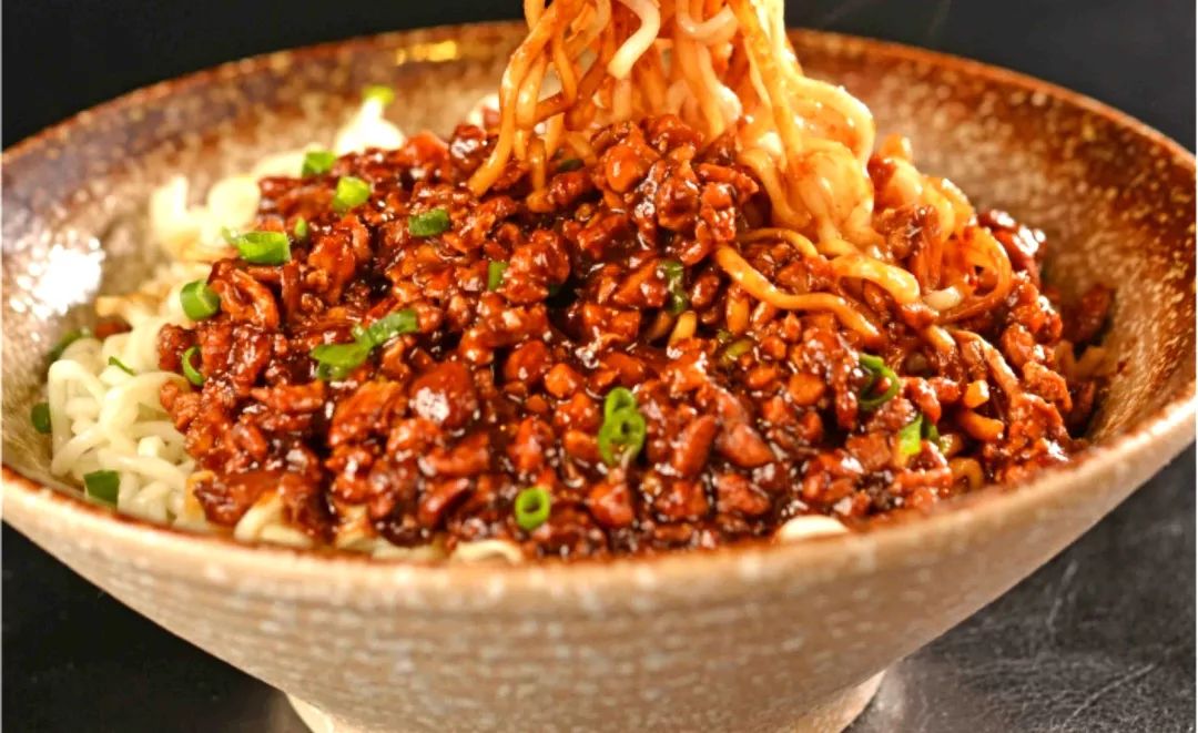 迎新春逛耍街品美食购年货2020广安迎春美食年货节开幕啦