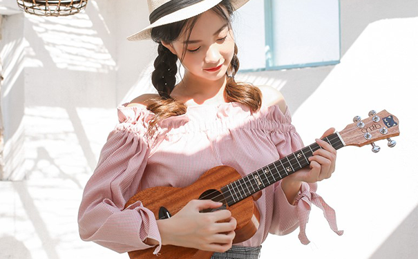 【盘点】女生是天生的颜值党,这些可爱风尤克里里太吸引人了