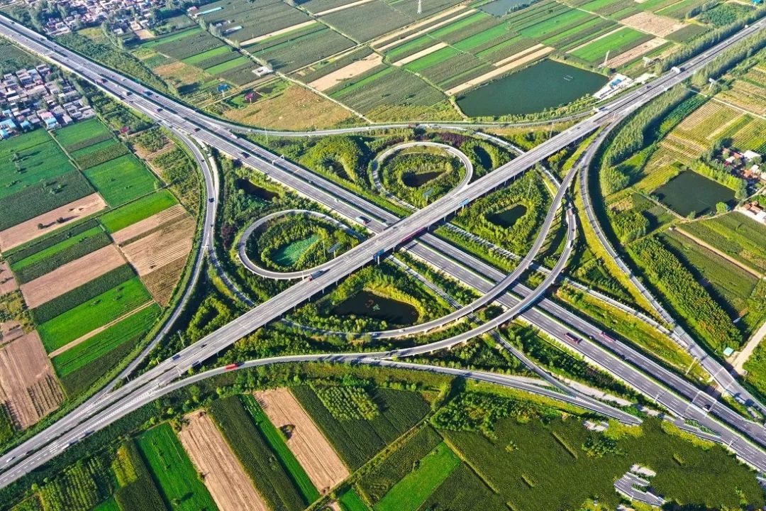 河南打造的一条高速公路新增一条南北纵向通道串联4大城市