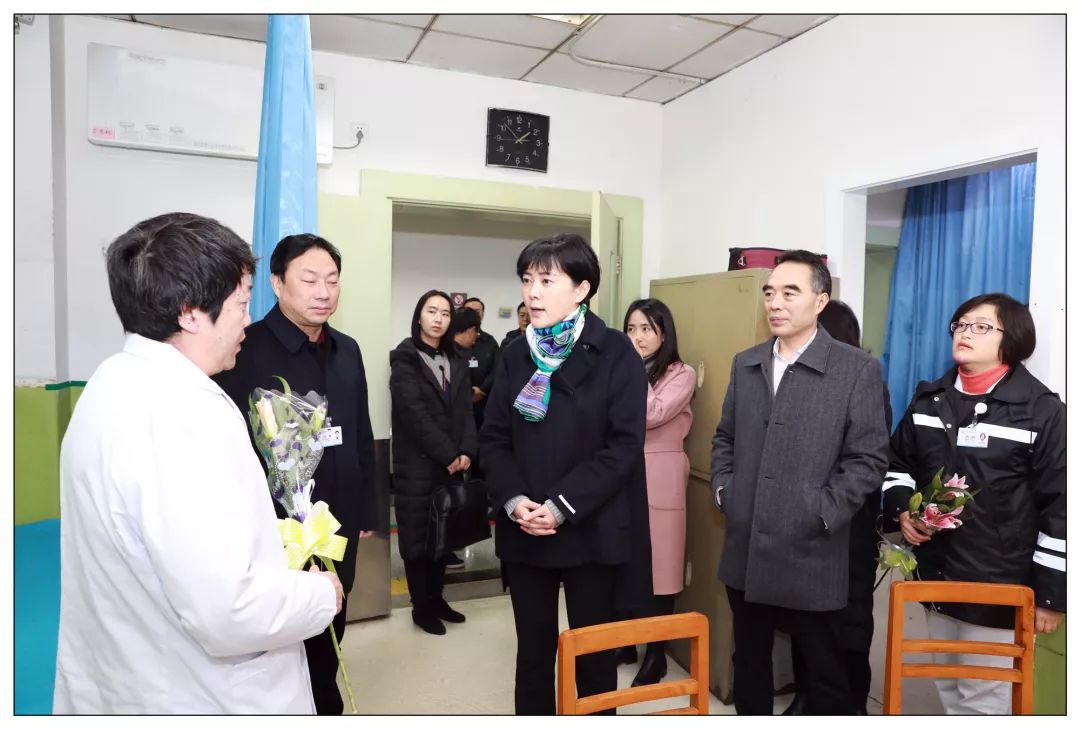 新春在即成都市副市长敬静走访慰问医疗机构一线医务人员
