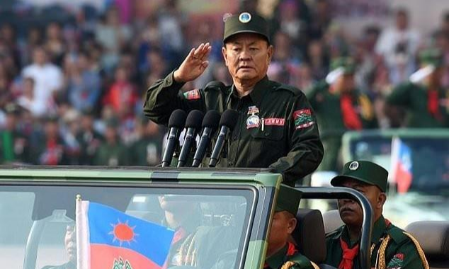 金三角新霸主坤沙被抓后获中国5亿援助做了一件事造福了世界