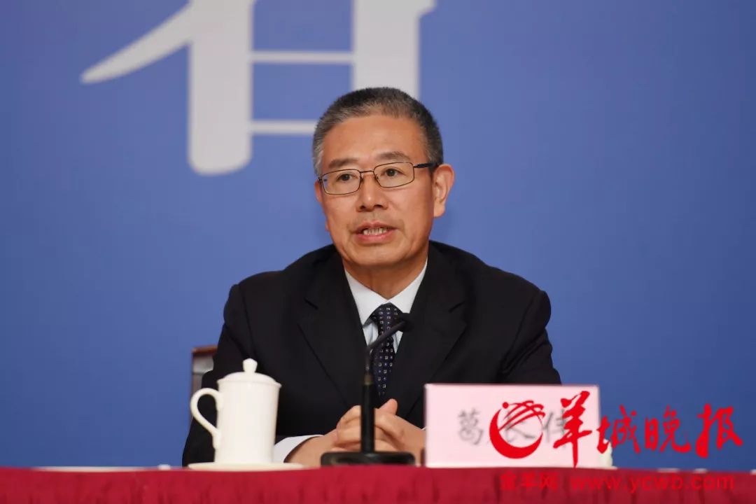 为何俄罗斯政府突然全体辞职相关分析来了晨读天下